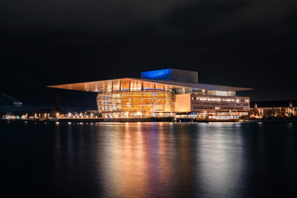 The Opera house Copenhagen, Denmark (Sorte diamant)